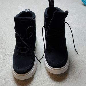 MEN DR. MARTENS KAMAR BLACK SUEDE BOOTS NEW SIZE 9